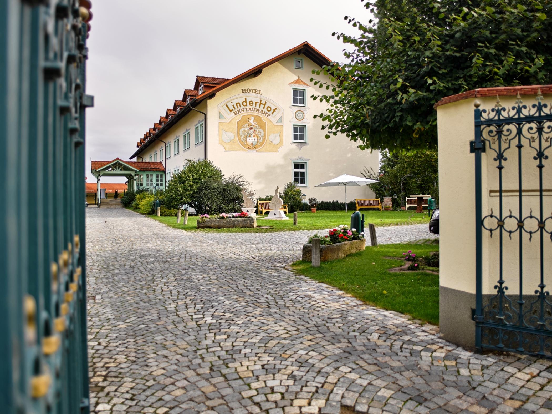 Hotel Linderhof Erfurt Esterno foto